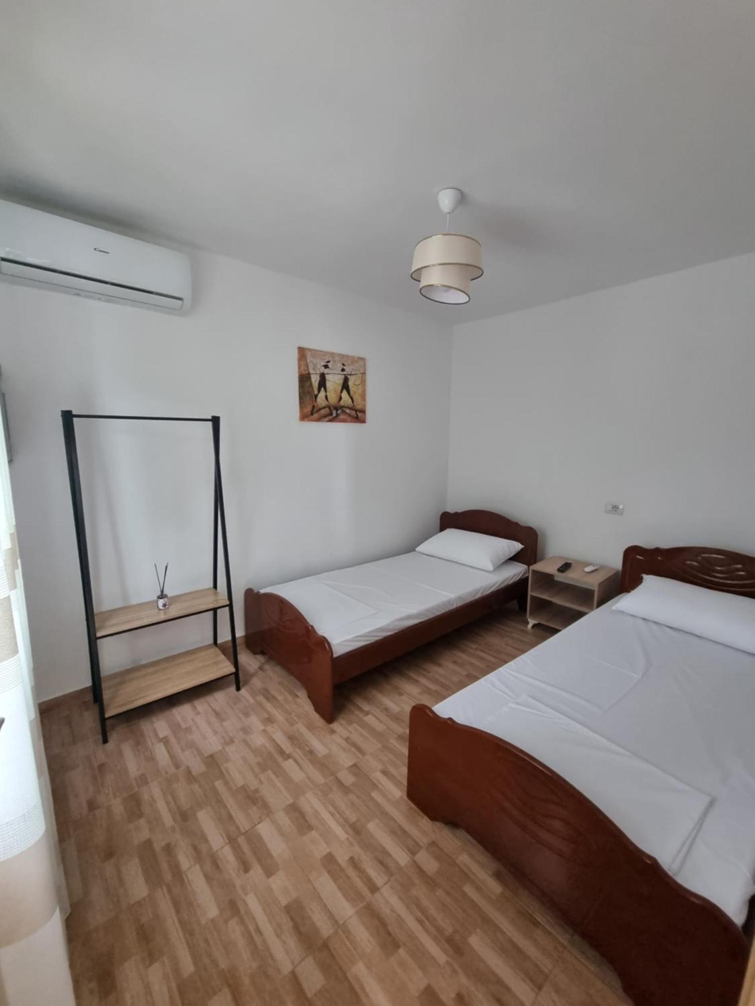 Tony'S Terrace Bed & Breakfast Gjirokastër Dış mekan fotoğraf