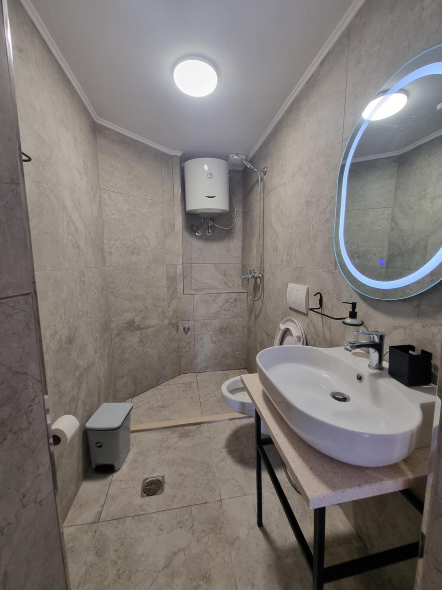 Tony'S Terrace Bed & Breakfast Gjirokastër Dış mekan fotoğraf