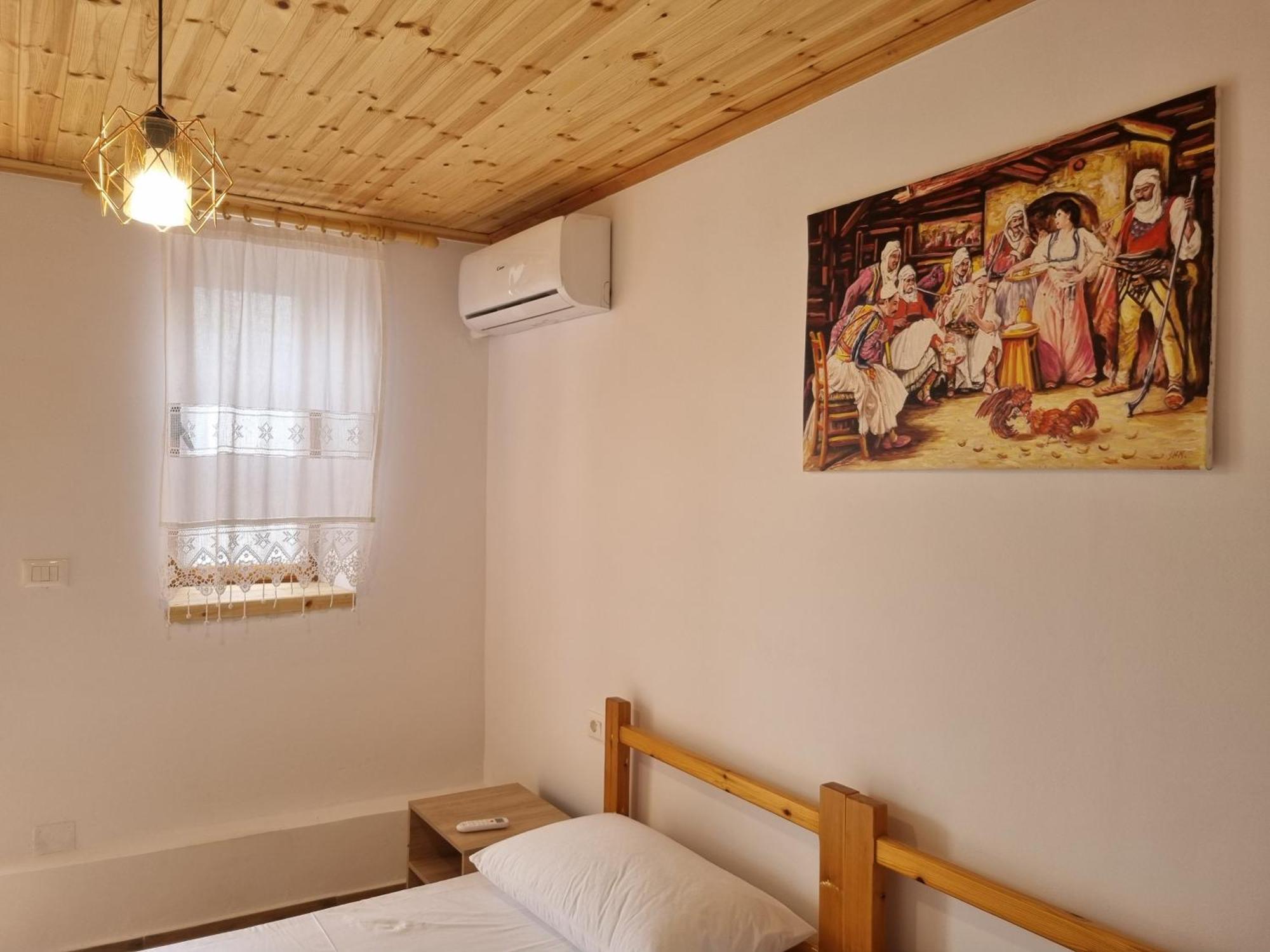 Tony'S Terrace Bed & Breakfast Gjirokastër Dış mekan fotoğraf
